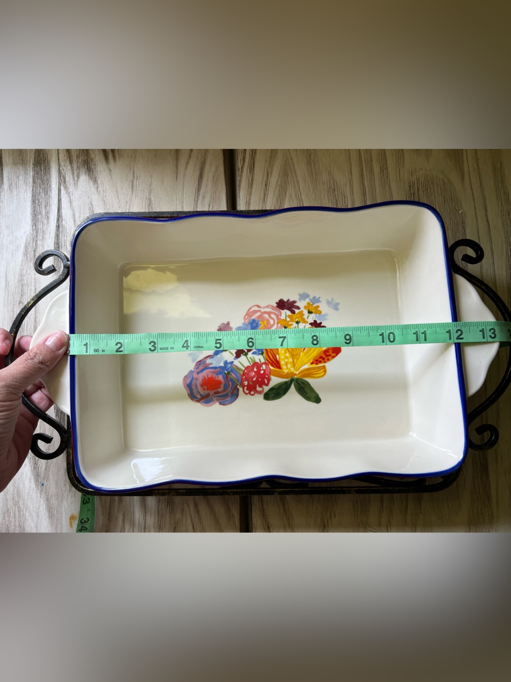 The Pioneer Woman Stoneware Casserole Baking Dish w/ Decorative Iron Trivet EUC - Picture 6 of 9